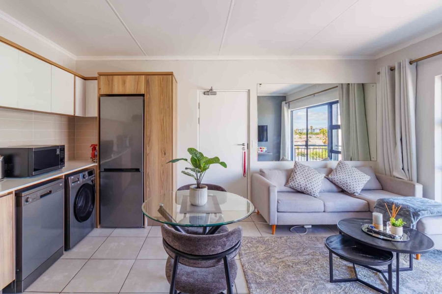 To Let 1 Bedroom Property for Rent in Richwood Western Cape